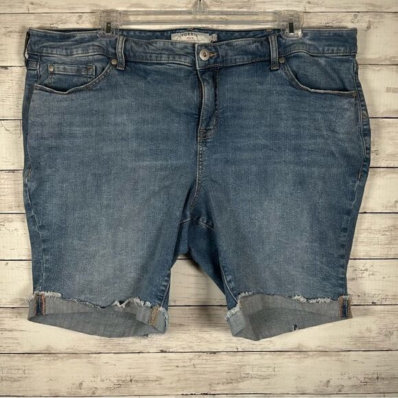 TORRID Womens Shorts Plus Size 24 Medium Wash Stretch Frayed Cuffed Hem Denim - Picture 1 of 6